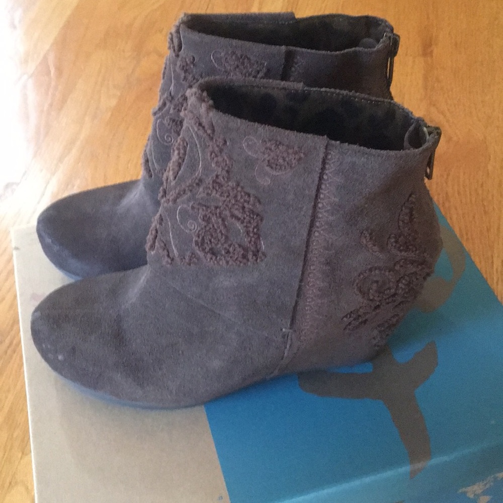 NIB new OTBT wedge BOOTS brown suede size 7